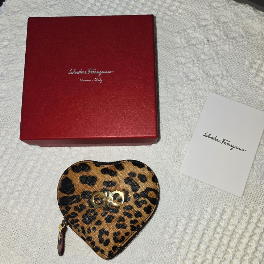 RARE Like New Salvatore Ferragamo Gancini Animal Print Leather Coin Purse - Picture 3 of 10